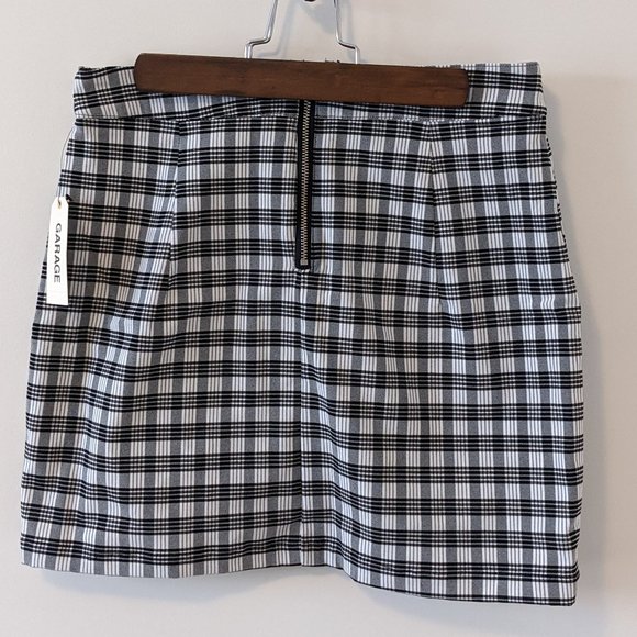 NWT Plaid Mini Skirt - Picture 3 of 3